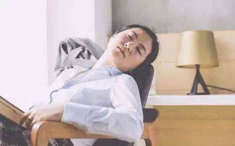 上班族的八个健康午休方法,白领应该要如何正确的午睡