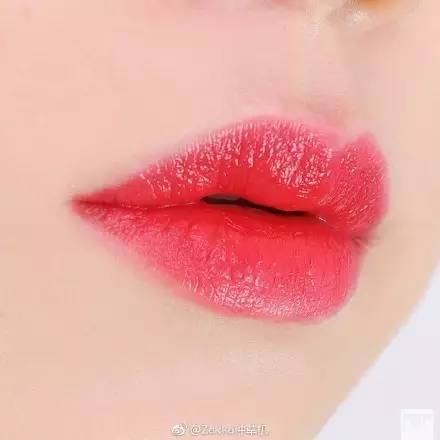 不用美白你也可以白成一道光,显白不化妆也能涂的口红