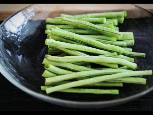 东北烀地瓜梗咸菜教程,东北猴腿烀咸菜的方法