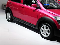 威志V2CrossAMT报价5.89万元定位跨界小型车