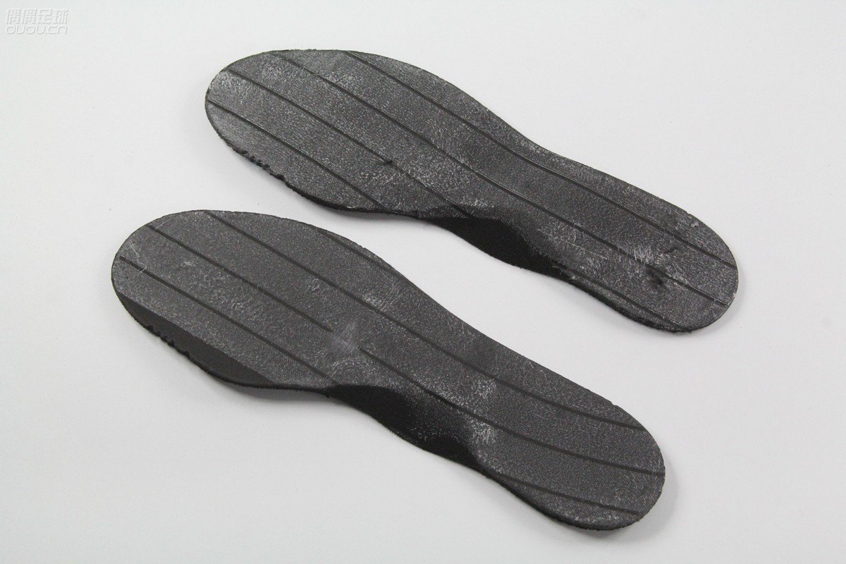 性价比之选-阿迪达斯ACE16.3AGamp;16.4TF横向对比