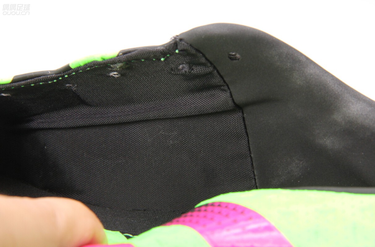 性价比之选-阿迪达斯ACE16.3AGamp;16.4TF横向对比