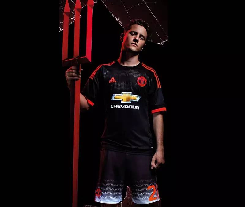 2010-2020体育最佳球衣,阿森纳2015-2016赛季球衣