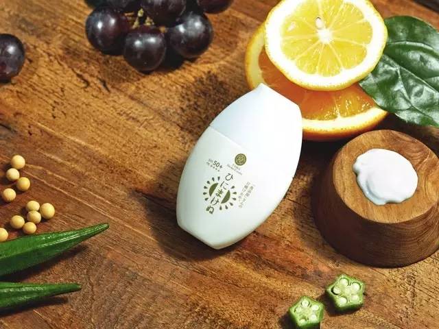 一年四季涂脸的防晒霜推荐 (推荐几款纯物理防晒霜脸部不泛白)