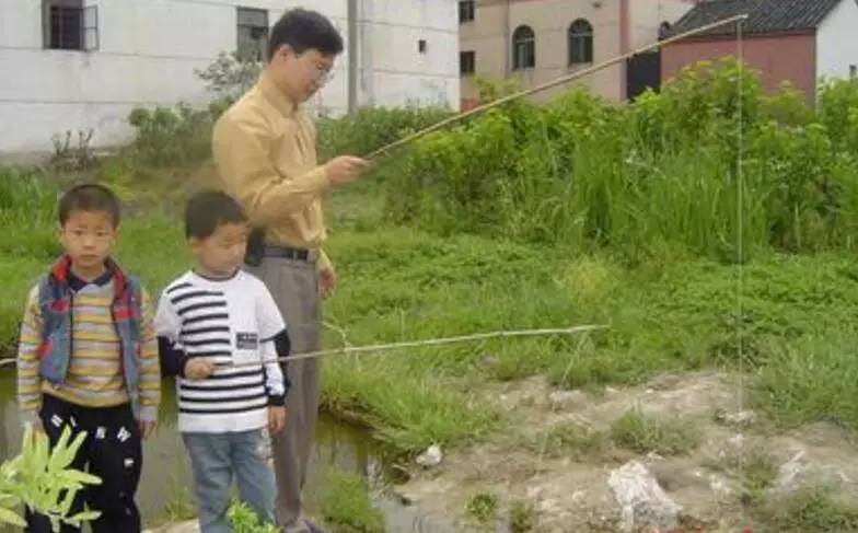 暑假生活这才是童年真实的样子,小时候你们是怎么过暑假的