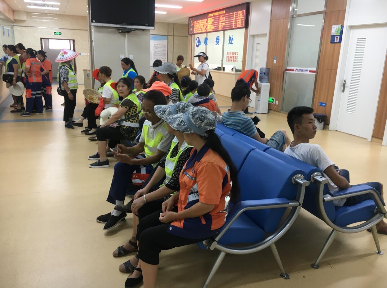 向白衣天使致敬的公益活动,八一建军节老兵义诊