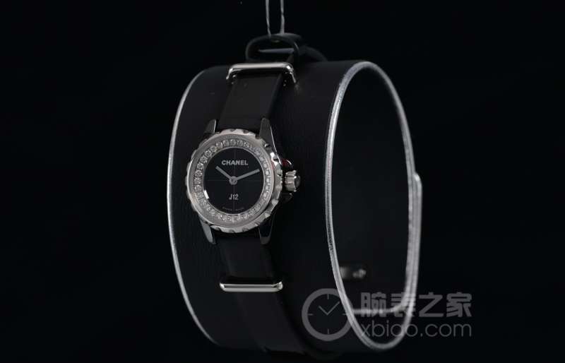 香奈儿j12粉色光芒腕表,香奈儿j12黑陶瓷手表满钻
