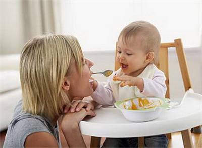 肠胃虚弱宝宝饮食,春季宝宝肠胃虚弱怎样调理