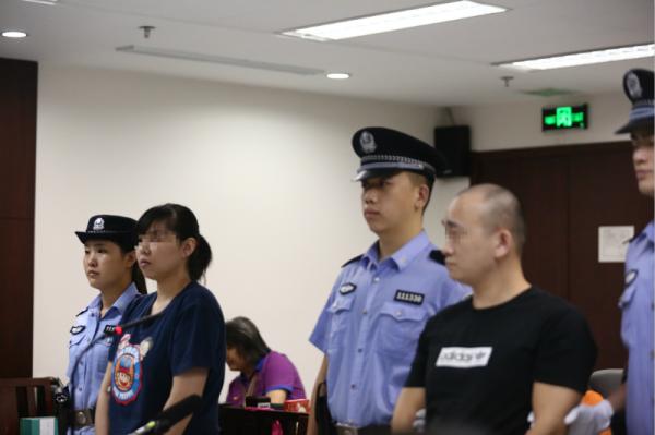 贩毒量巨大四名毒贩被枪决,抓捕毒贩现场曝光5人落网