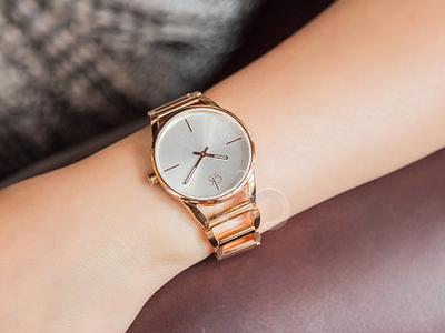 ck手表佩戴方法图解大全,CK手表怎么调日期