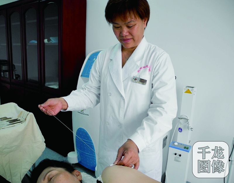 中医扎针治疗中暑,中暑扎针放血