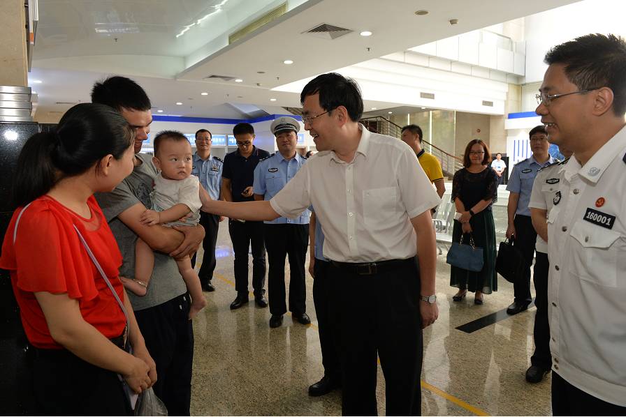 领导干部要以办好民生实事为己任,将民生实事一件一件办好