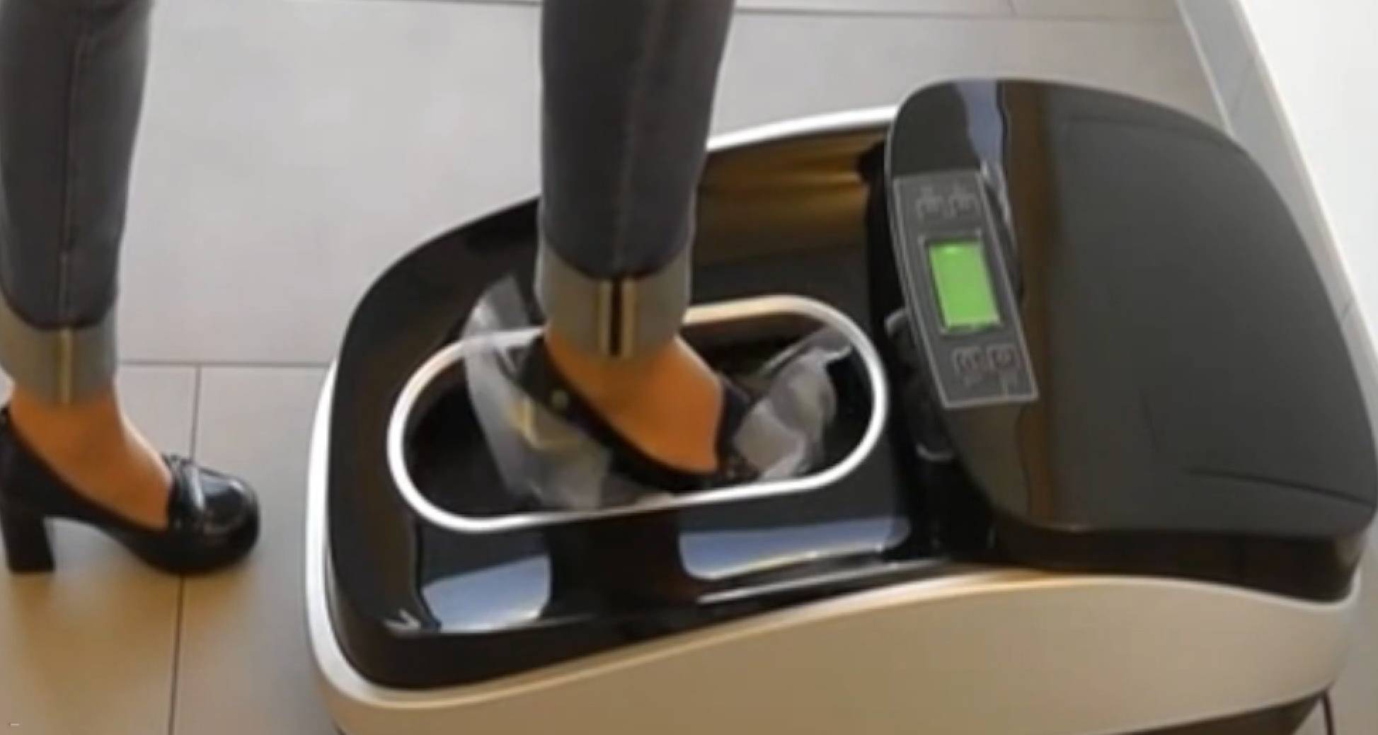 坐在飞机上吃雪糕,飞机上能吃雪糕吗