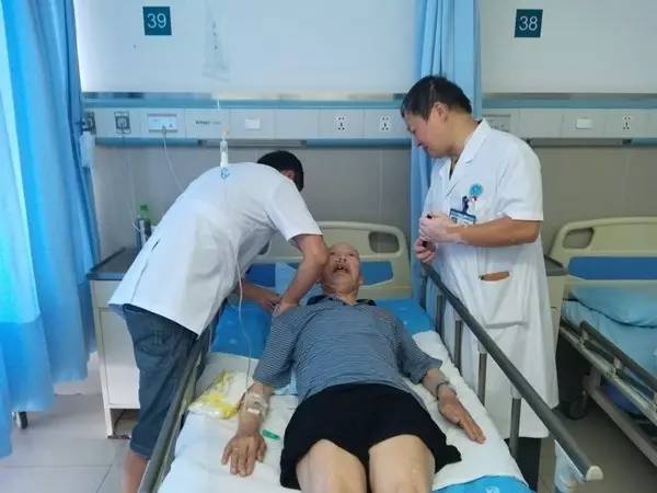 成都中风康复方法,老人中风急救视频