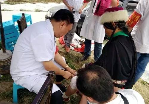 九寨沟地震抢救现场,九寨沟地震医院