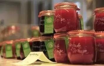 明明知道会倒闭，俩姑娘却还是开了这家零包装的超市，只为告诉你一件被忽略的事