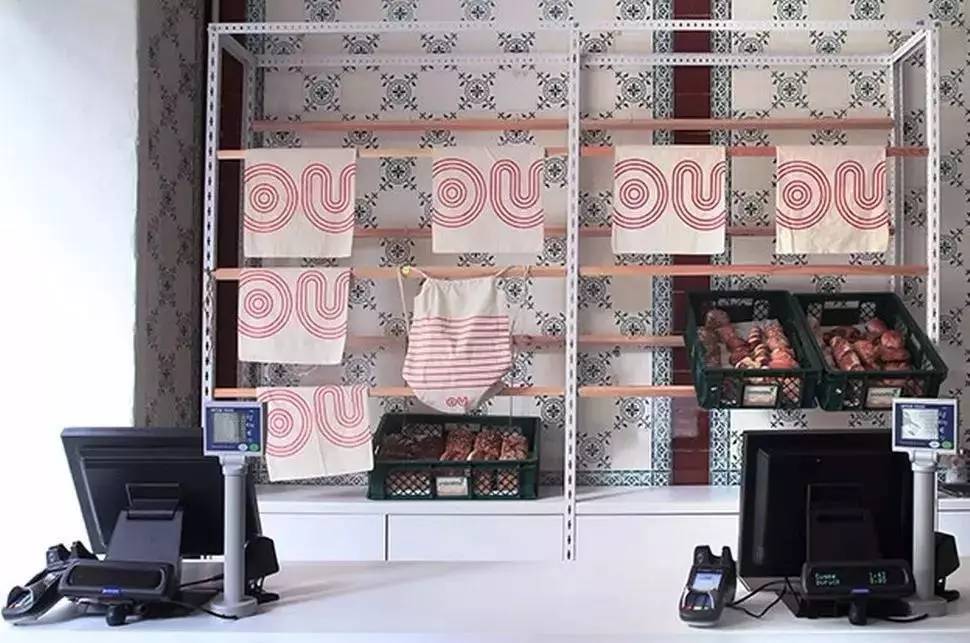 明明知道会倒闭，俩姑娘却还是开了这家零包装的超市，只为告诉你一件被忽略的事