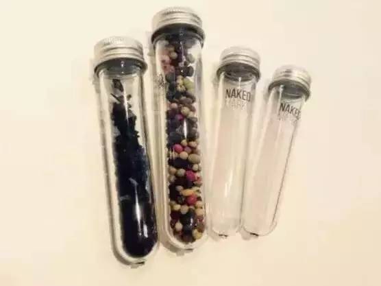 明明知道会倒闭，俩姑娘却还是开了这家零包装的超市，只为告诉你一件被忽略的事