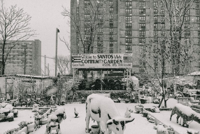 PANTONE改走时尚文青怎么了？原来他和他们都合作过