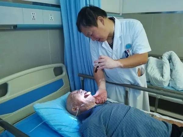 成都中风康复方法,老人中风急救视频