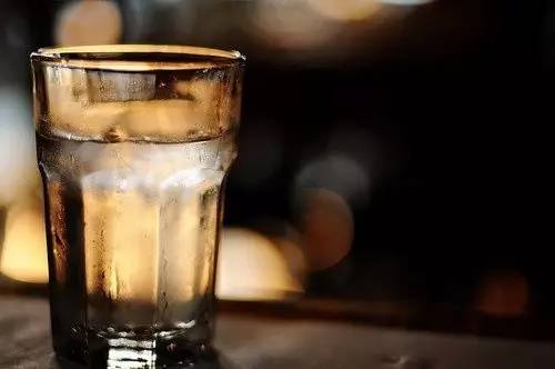 一块的矿泉水和两块矿泉水区别,1块的矿泉水和2块的有什么区别