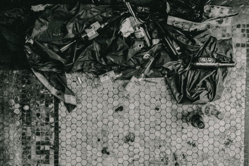 PANTONE改走时尚文青怎么了？原来他和他们都合作过