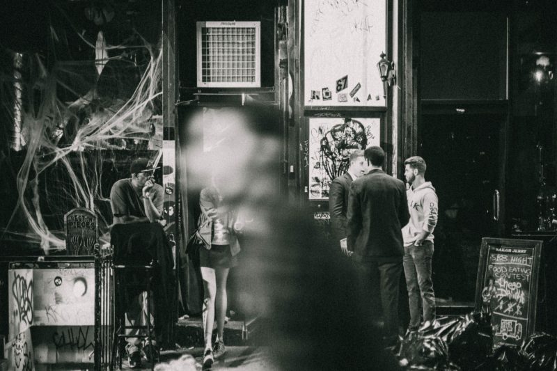 PANTONE改走时尚文青怎么了？原来他和他们都合作过