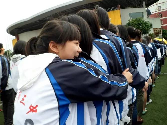 新宜宾三中,谢谢你三个字的歌词