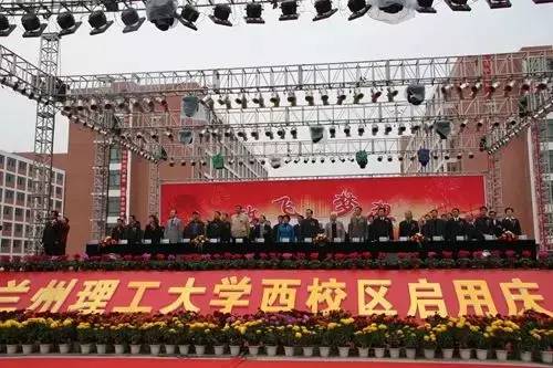 一年级新生了解新学校报到,迎新特辑大学生活从入门到精通