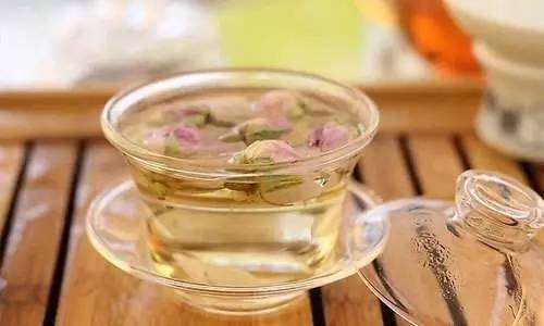 容易口干口渴能喝西洋参吗,心烦燥热可以用西洋参泡水喝吗