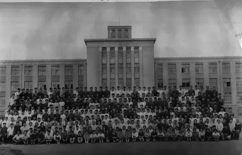 一年级新生了解新学校报到,迎新特辑大学生活从入门到精通