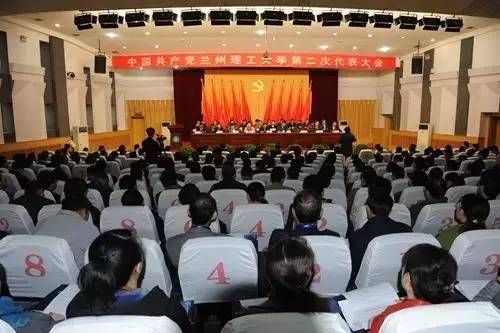 一年级新生了解新学校报到,迎新特辑大学生活从入门到精通