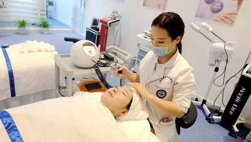 「探店」高圆圆、王丽坤都用的“神器”！银川这家店让你丢掉美颜相机！