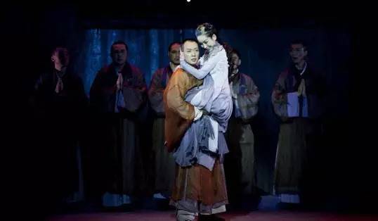 话剧演员比明星演员厉害,话剧演员比影视演员厉害