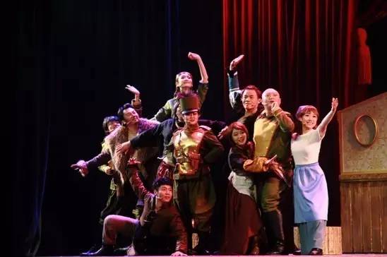 话剧演员比明星演员厉害,话剧演员比影视演员厉害