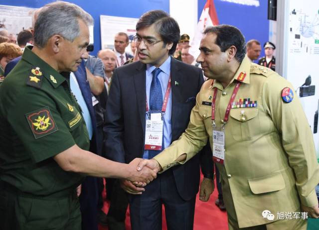 罗旭带你走进俄罗斯最酷炫军品展销会