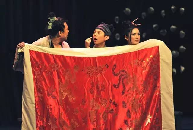 话剧演员比明星演员厉害,话剧演员比影视演员厉害