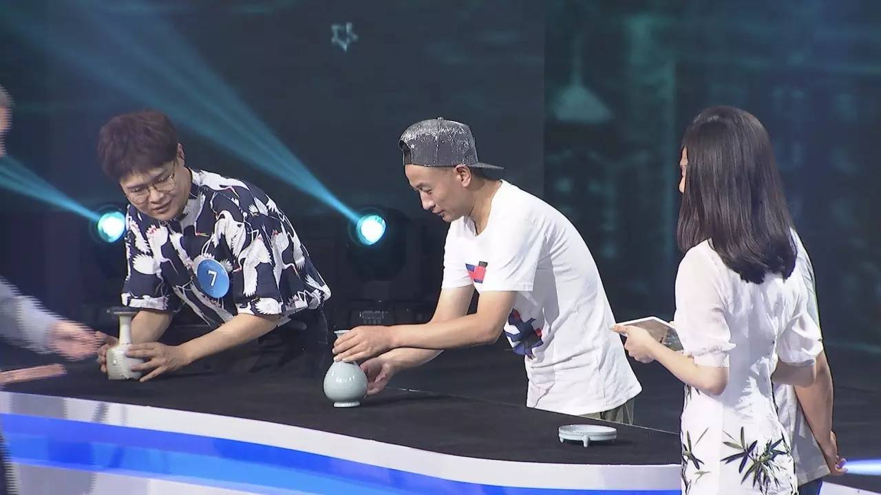 世界三件顶级汝瓷,汝瓷是唯一一个向天取色的瓷器