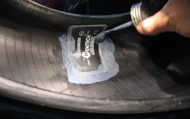 轮胎扎钉子敢不敢拔,汽车轮胎扎了钉子补胎后有影响吗