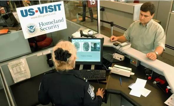 损失惨重！巴西一华人携美钞闯关被没收13万美元！