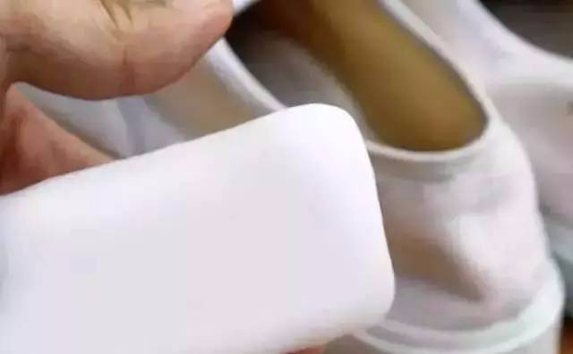小白鞋的清洁妙招如何清洗小白鞋,小白鞋怎样清洗