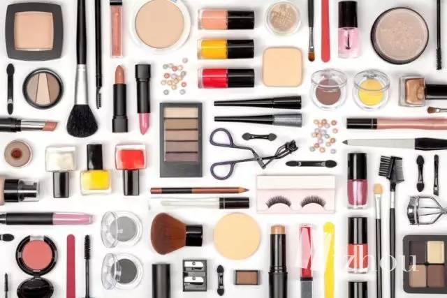 化妆新手入门买什么化妆品,初学者化妆一整套平价