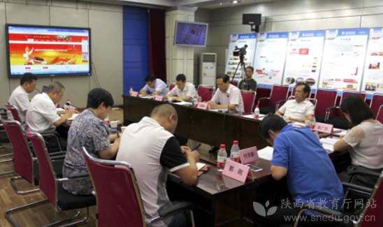 王秉琦到西安广播电视大学调研