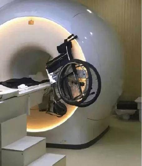 牙齿有金属填充物能不能做磁共振,做磁共振身上带金属会伤害身体吗