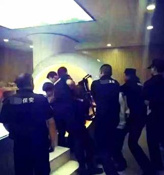 牙齿有金属填充物能不能做磁共振,做磁共振身上带金属会伤害身体吗