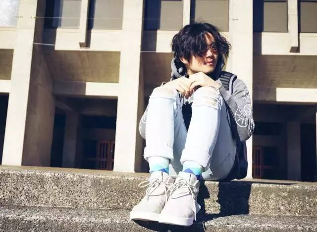 黄雨篱专访丨平凡之中生出的苔原