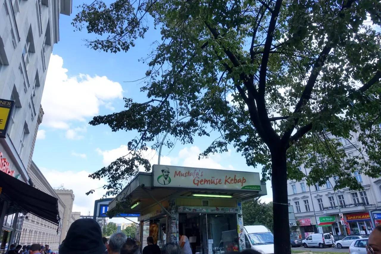 横跨9000公里，我独自拖着行李箱来到了柏林