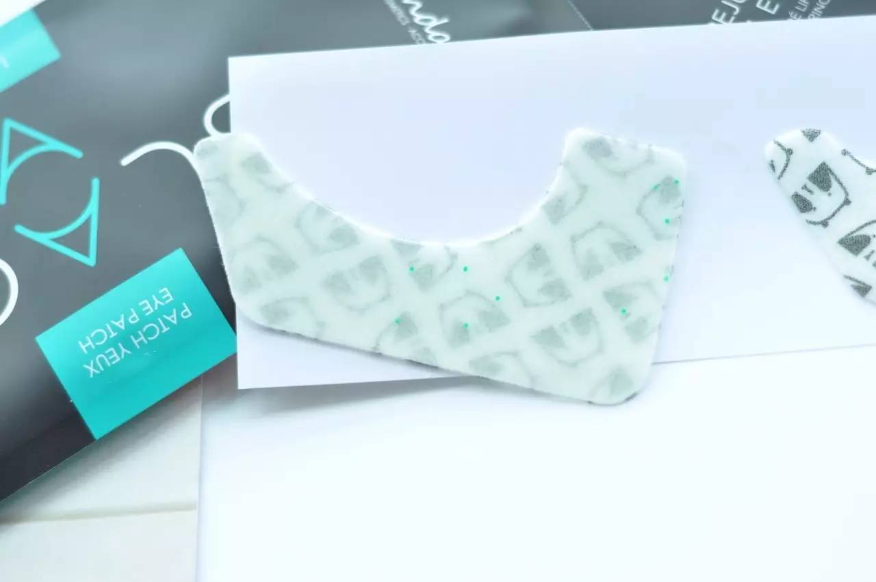 她做了一款不会花妆的眼膜，连陆毅、杜海涛都在用