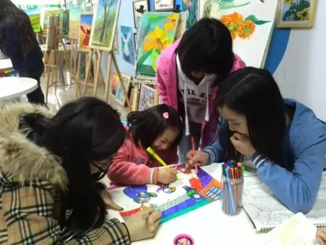 成都市少儿公益画,公益助残的小孩