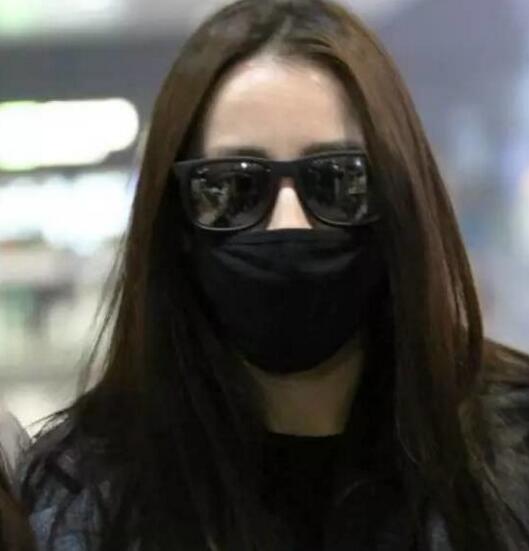 躲镜头的女星,躲镜头迪丽热巴